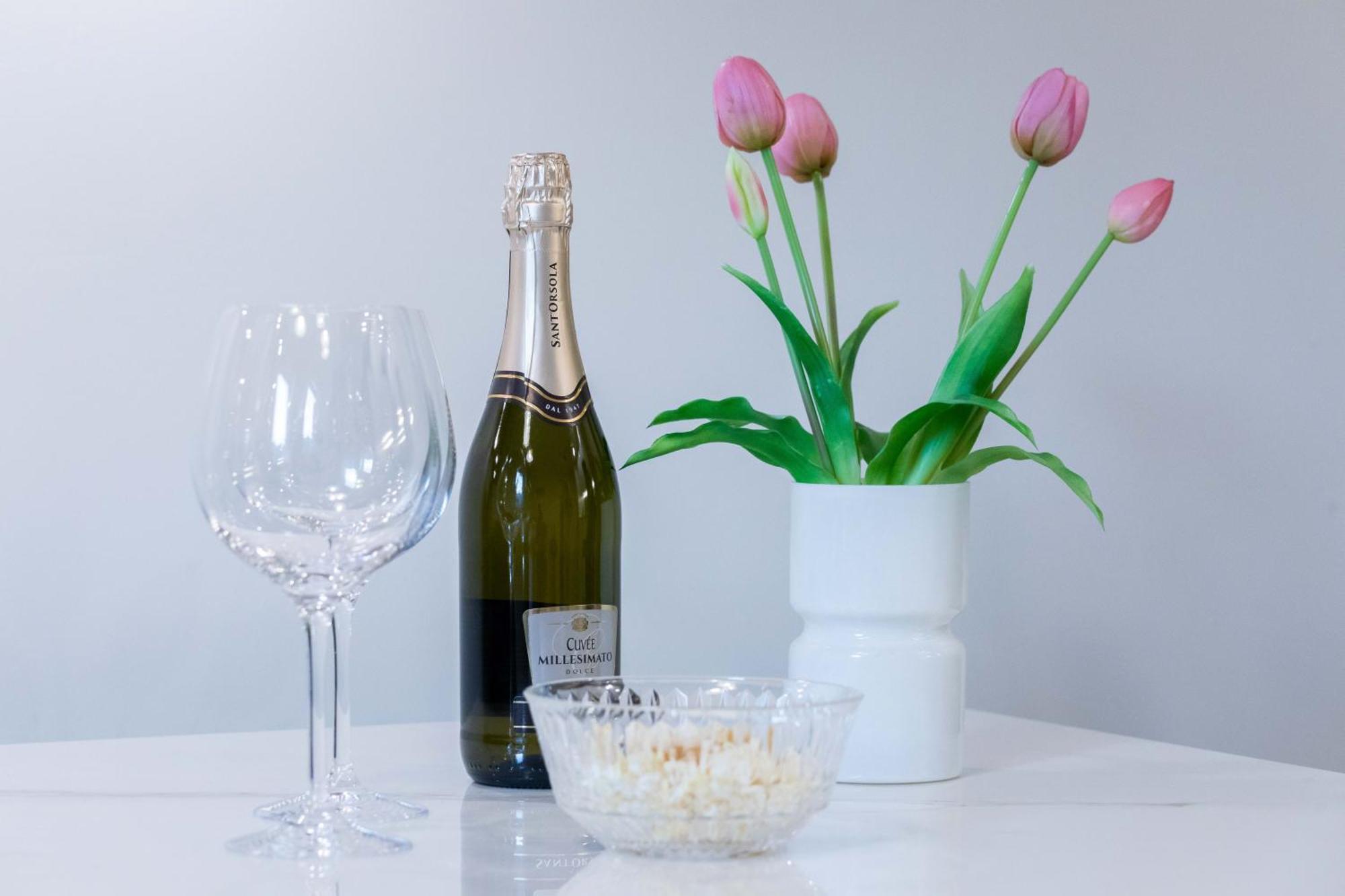 Luxury Apartment - Free Private - Parking Maestri Campionesi 16 Milano Eksteriør bilde