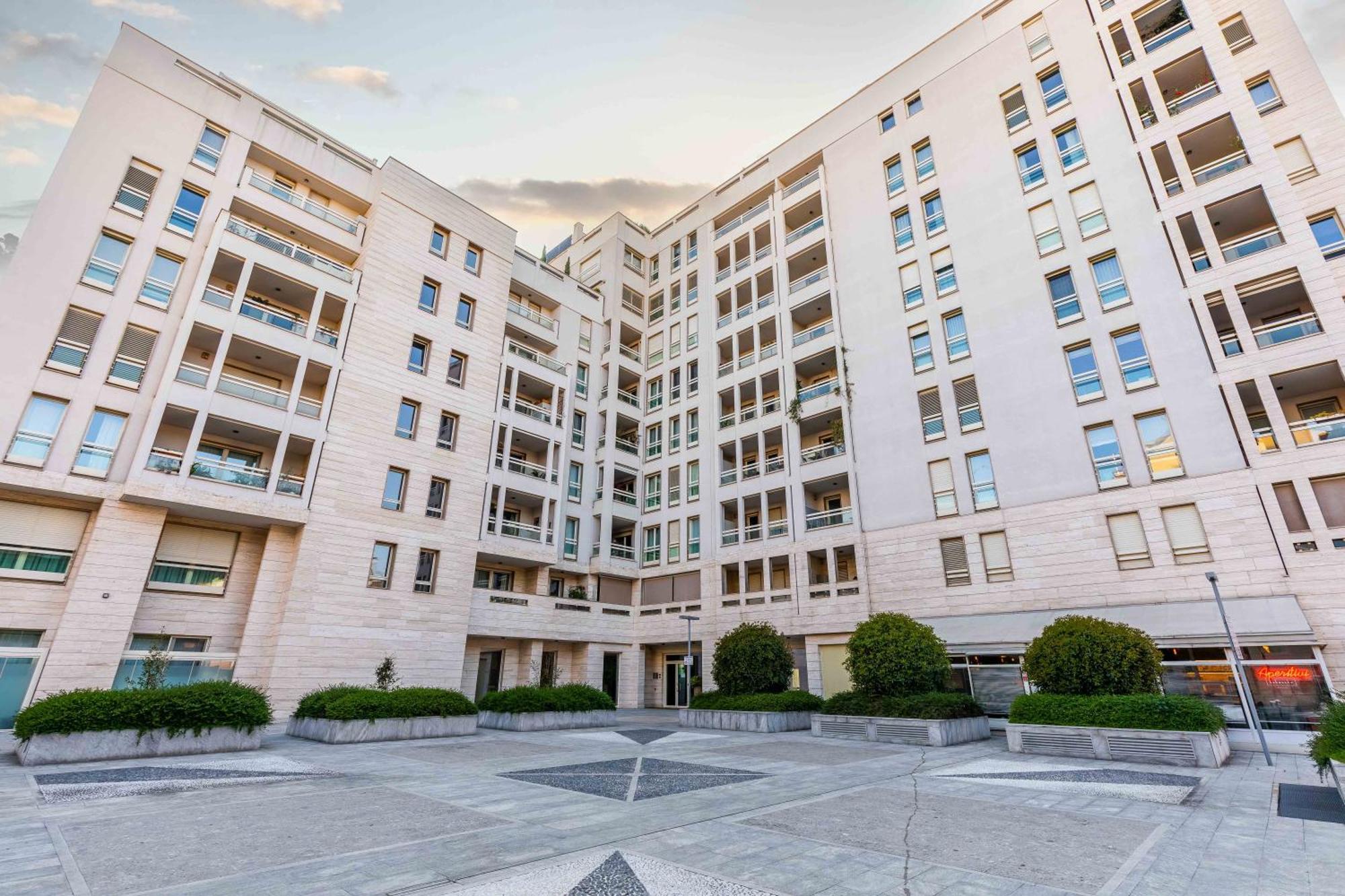 Luxury Apartment - Free Private - Parking Maestri Campionesi 16 Milano Eksteriør bilde
